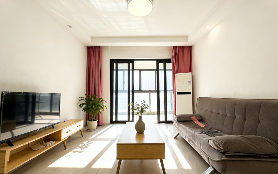 越秀后湾三室二厅二卫朝南包阳台包物业包车位