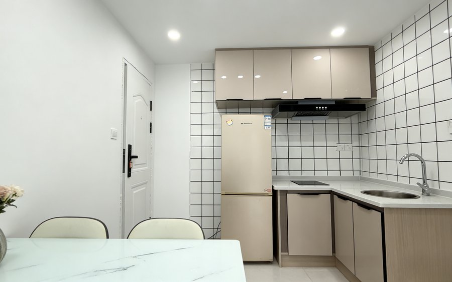 星悦城一室一厅一卫包物业